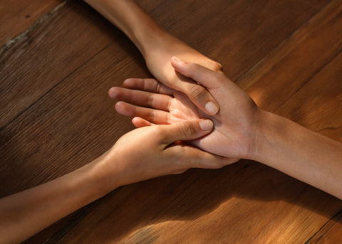 apolaustiko-masaz-xerion-logoi-gia-na-agoraseis-apo-fysiko-katastima