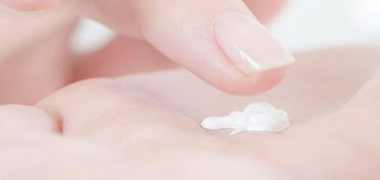 elafry-makigiaz-routina-omorfias-vroxi-loccitane