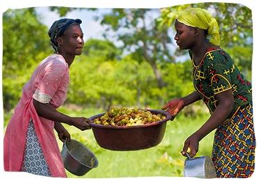 gynaikes-burkina-faso-endynamosi-stiriksi-gynaikon-loccitane