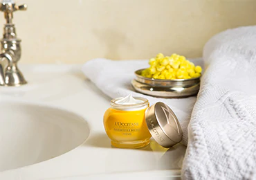 paradosi-divine-cream-proti-paraggelia-loccitane